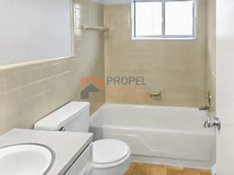 500 N Liberty St #11 — Photo 6