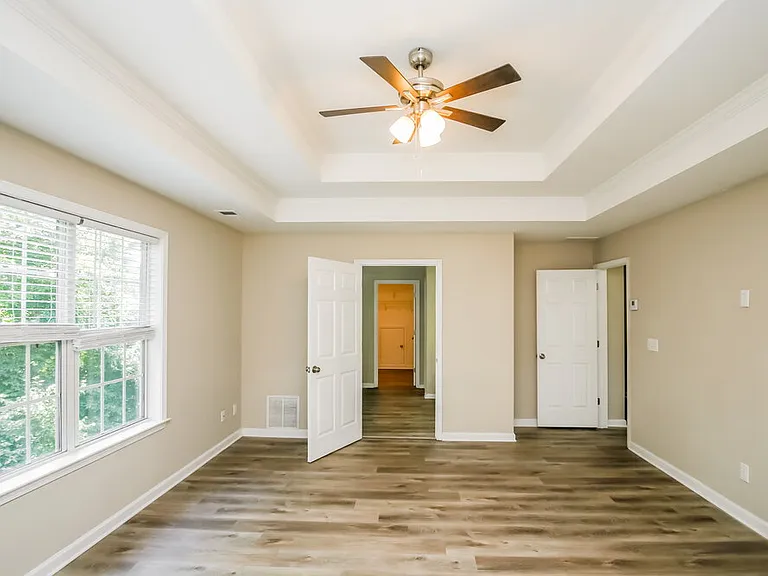410 Amesbury Cv SW — Photo 12