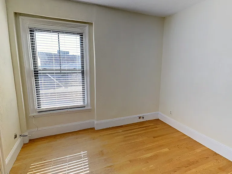 86 Hammond St #4 — Photo 9