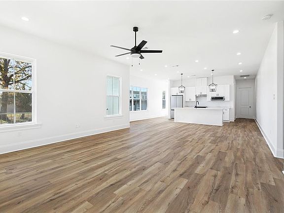 4th image of 3000 Plaza Dr