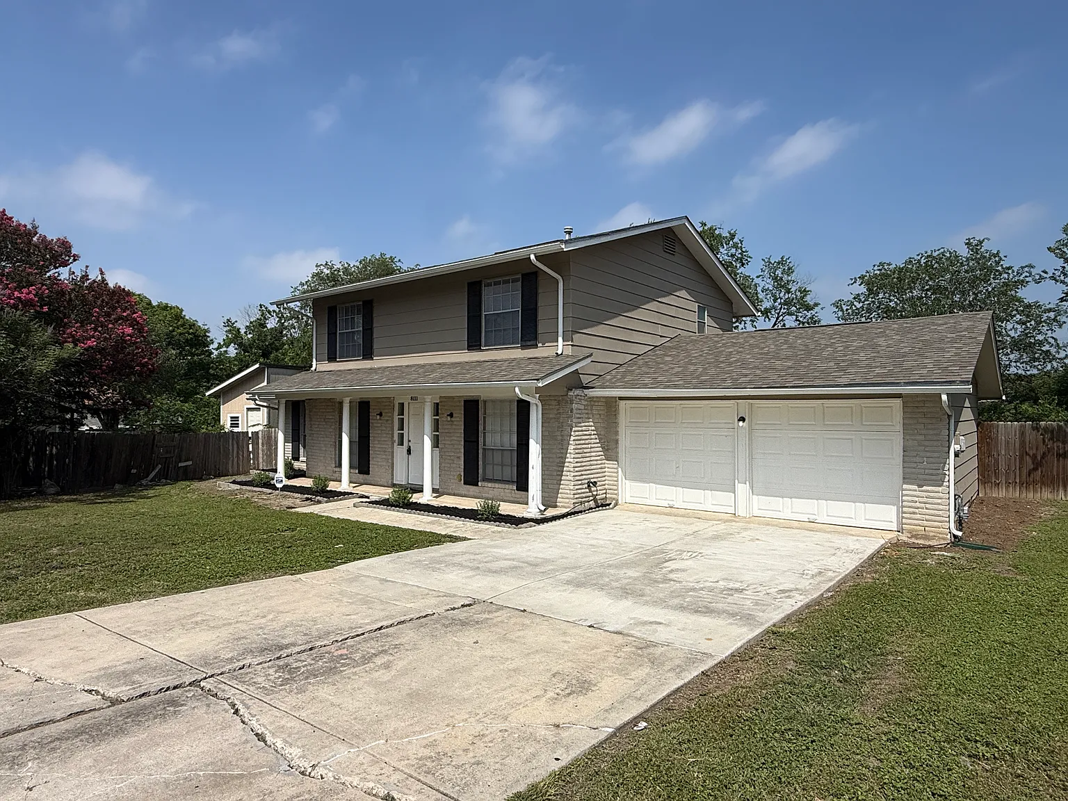 8111 Rain Forest Dr. San Antonio, TX 78239 — Photo 2