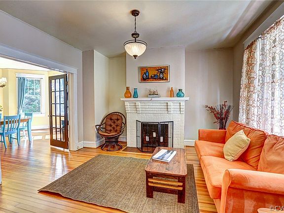 5th image of 207 W 30th St