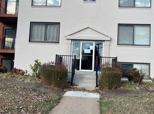 125 Clubhouse Dr SW UNIT 8, Leesburg, VA 20175