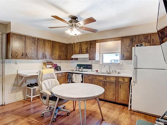 5th image of 3610 Clearview Ave