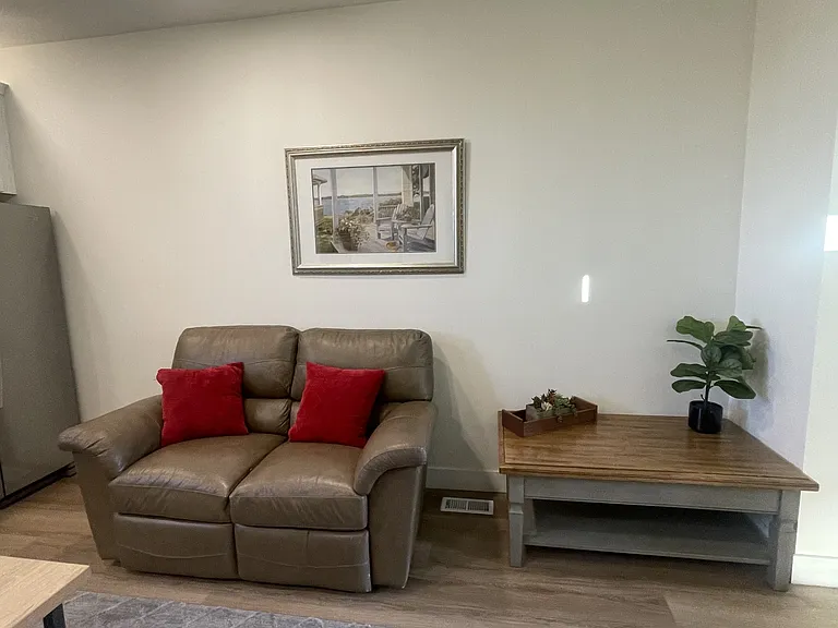 2233 Jefferson Ave #3 — Photo 6