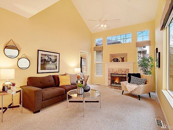 3rd image of 840 4th Ave NW #840