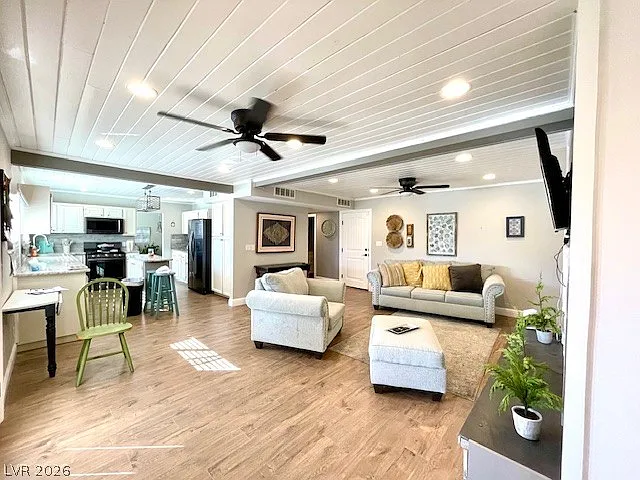 2246 Windsor Dr — Photo 15