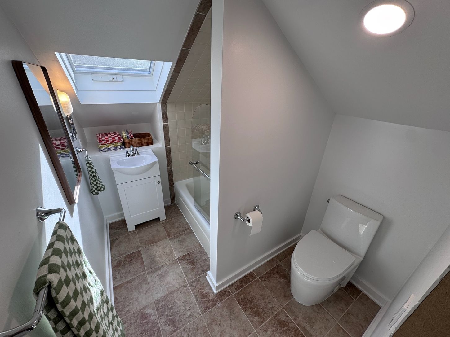  2nd floor bathroom