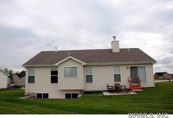 2nd image of 6748 Oxford Ln