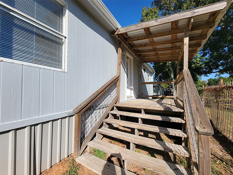 305 Paddock St #7 — Photo 21