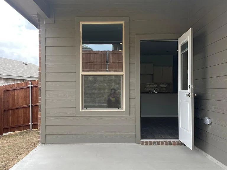 1012 De Wit Dr — Photo 18