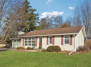 810 N E St, Indianola, IA 50125