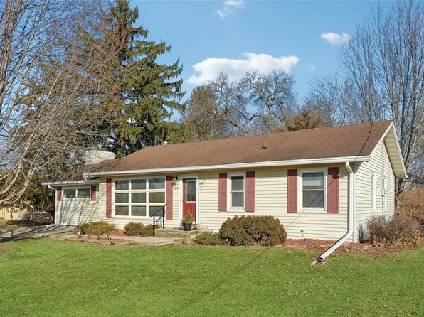 810 N E St, Indianola, IA 50125
