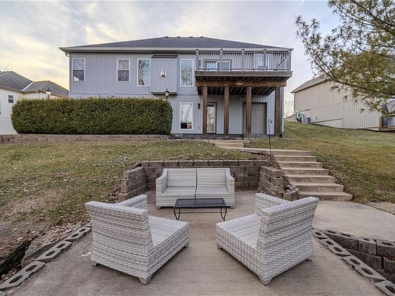3rd image of 8643 N Myrtle Ave