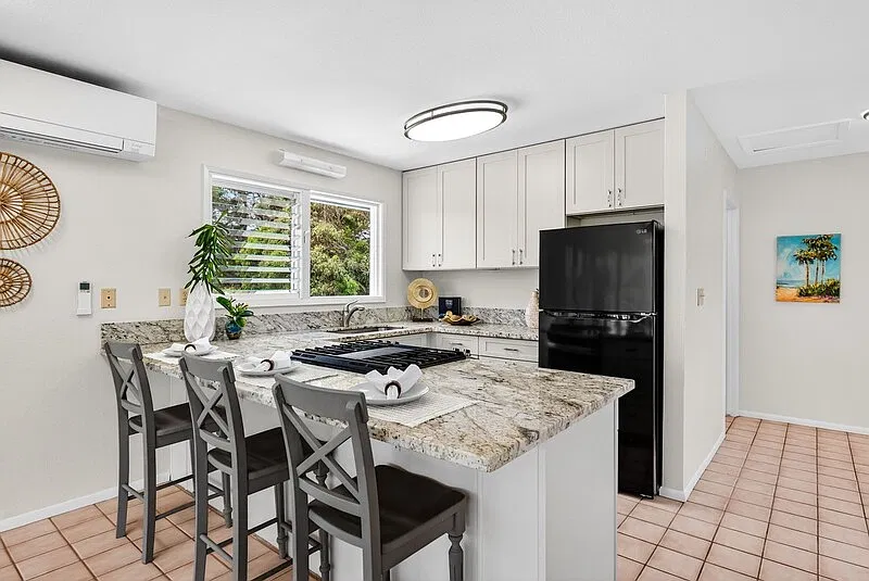 2 bed, 1.0 bath, 800 sqft, $3,700 — Photo 4