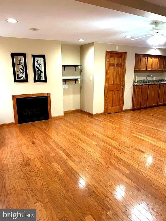 3 bed, 3.5 bath, 1704 sqft, $2,650 — Photo 4