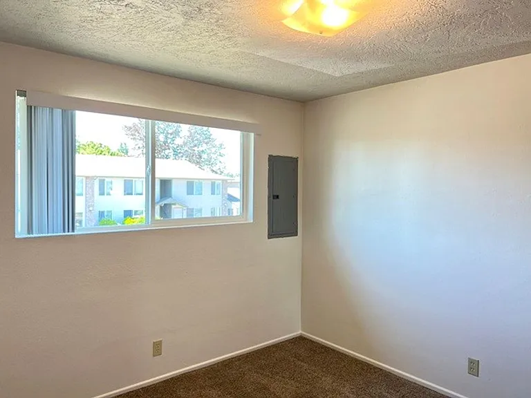 1125 Wyatt Ave — Photo 22