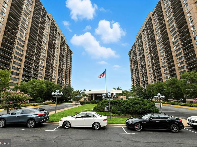 3705 S George Mason Dr #913S — Photo 28