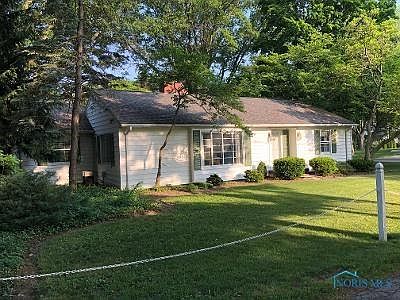 1st image of 915 Wilson Dr