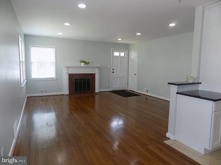 138 S Abingdon St — Photo 4
