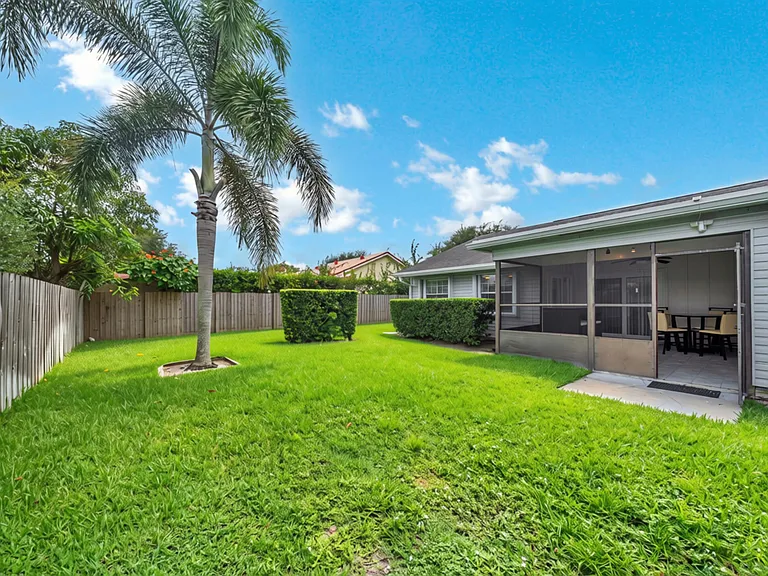 1350 Riverside Cir #2 — Photo 39