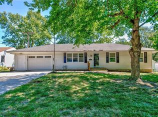 12713 13th St, Grandview, MO 64030