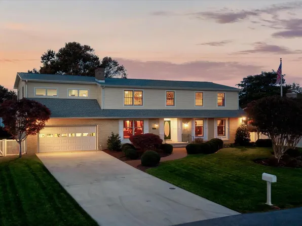 303 Salisbury St, Dewey Beach, DE 19971