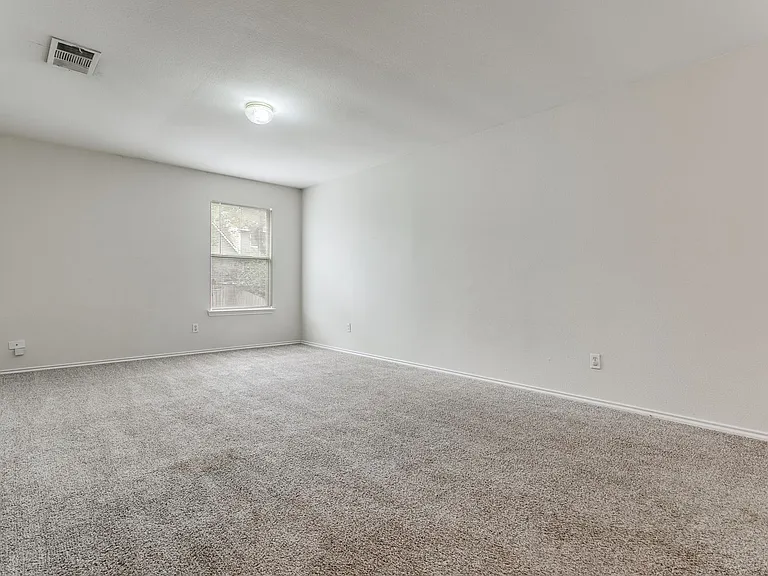3410 Sherwin Dr — Photo 14