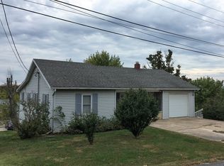 1026 E Jefferson St, Linn, MO 65051