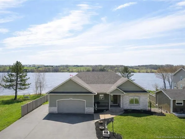 4 Hilaire St, Saint Mary, NB E4S 1V9