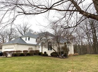 351 Tremont Ln, Valparaiso, IN