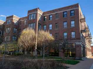 5696 Kingsbury Ave APT 411, Saint Louis, MO 63112