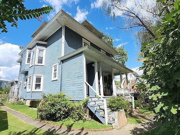 3rd image of 305 20th St SE