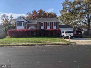 2102 Maleady Dr, Herndon, VA 20170