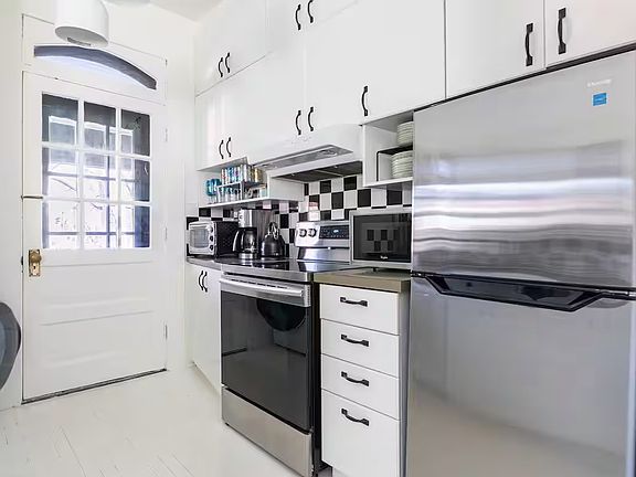 5th image of 145B Crichton St #B