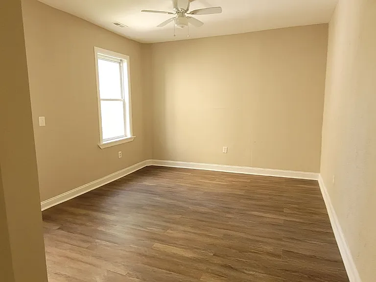 1005 Edmondson Ave — Photo 6