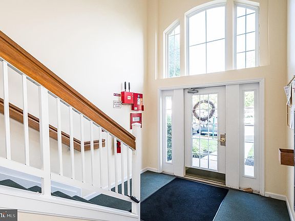 3rd image of 1402 Bonnett Pl Unit 128
