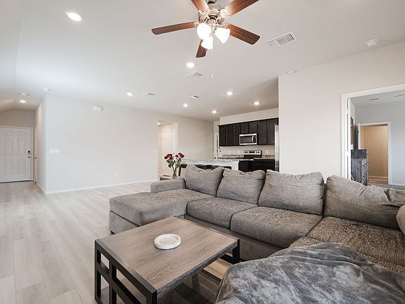 5th image of 2334 Aylesbury Dr