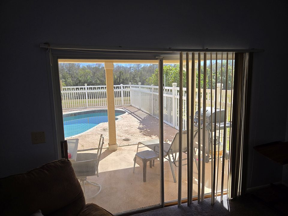 1st image of 823 Carrigan Ave #1