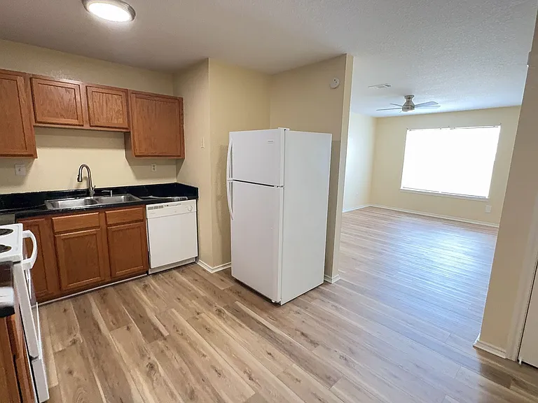 3207 Hereford Ln #B — Photo 9