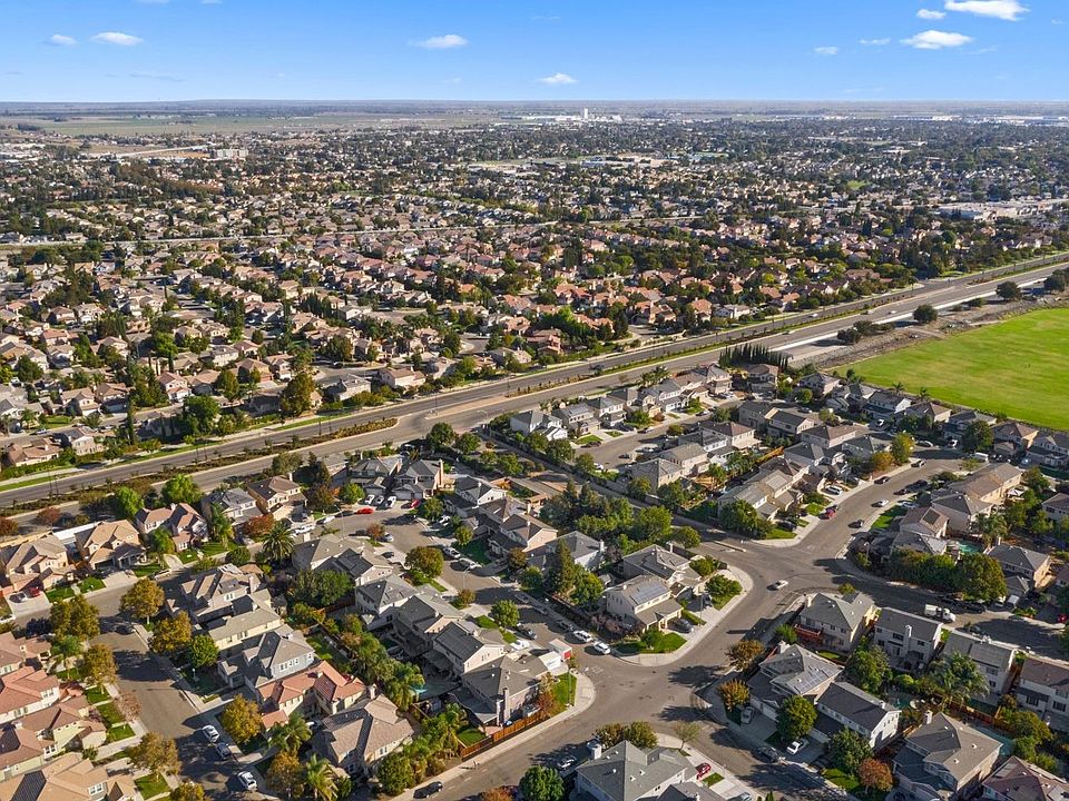 1st image of 925 Cobalt Dr