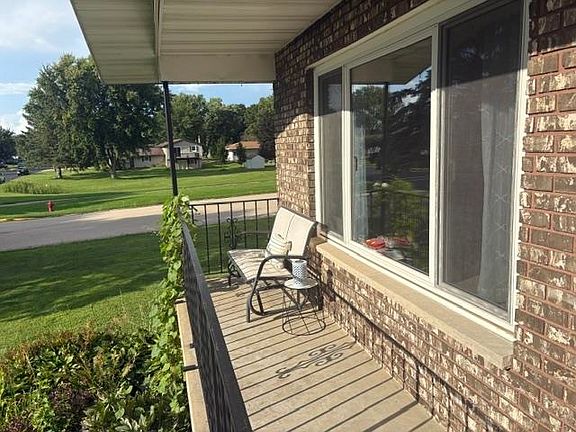 3rd image of 6802 Sunset Meadow Dr