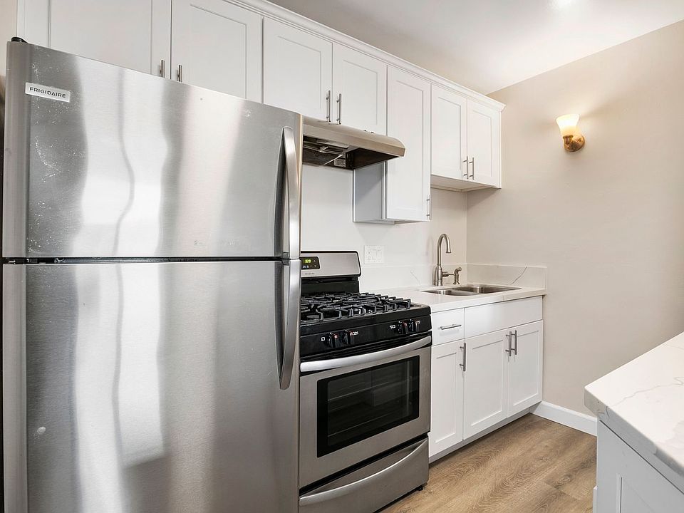 1st image of 715 Cohasset Ct APT 5