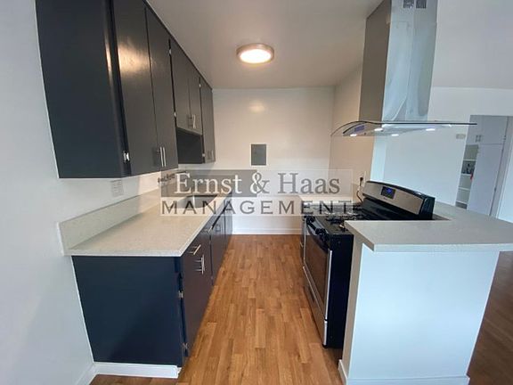 3rd image of 1727 Obispo Ave APT 16