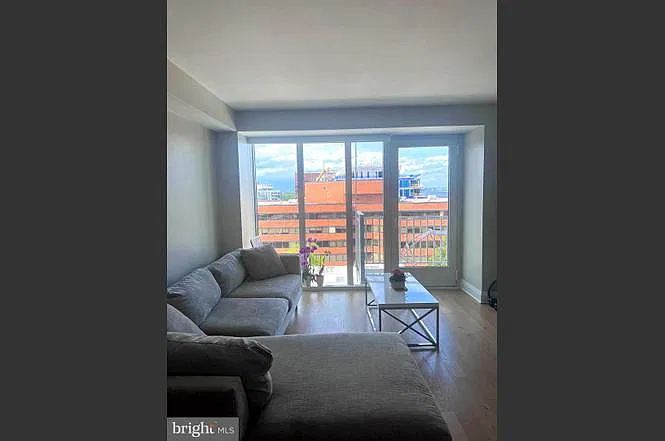 1 bed, 768 sqft, $4,000 — Photo 2