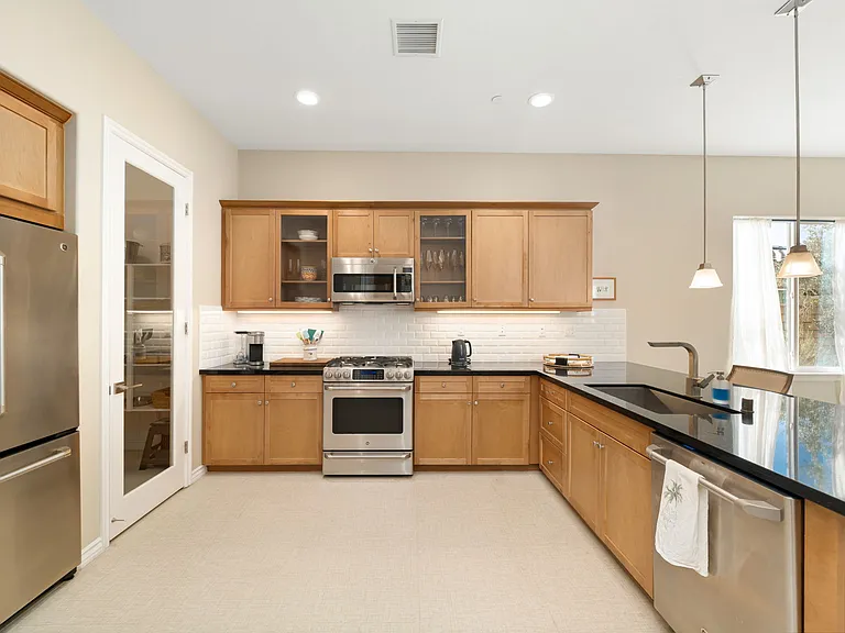 43001 Ascona Ln — Photo 9