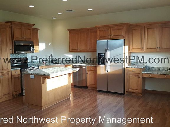 2nd image of 3343 Lake Grove Dr