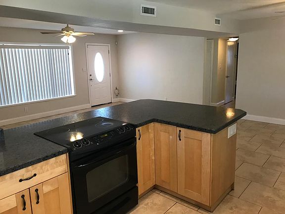 2nd image of 605 Zinnia Dr