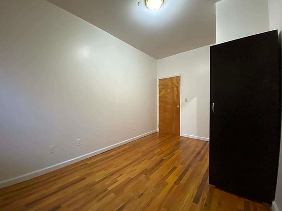 3rd image of 351 Manhattan Ave #1F