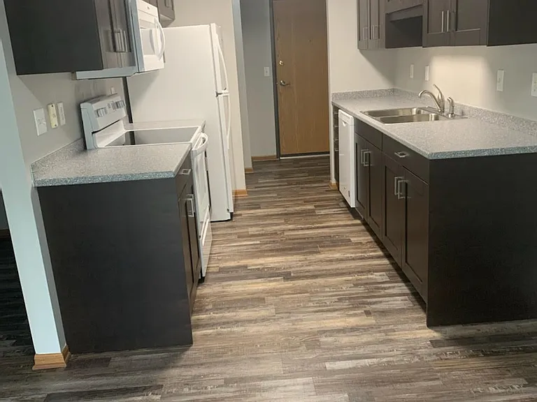 Linden West Apartments — Photo 3